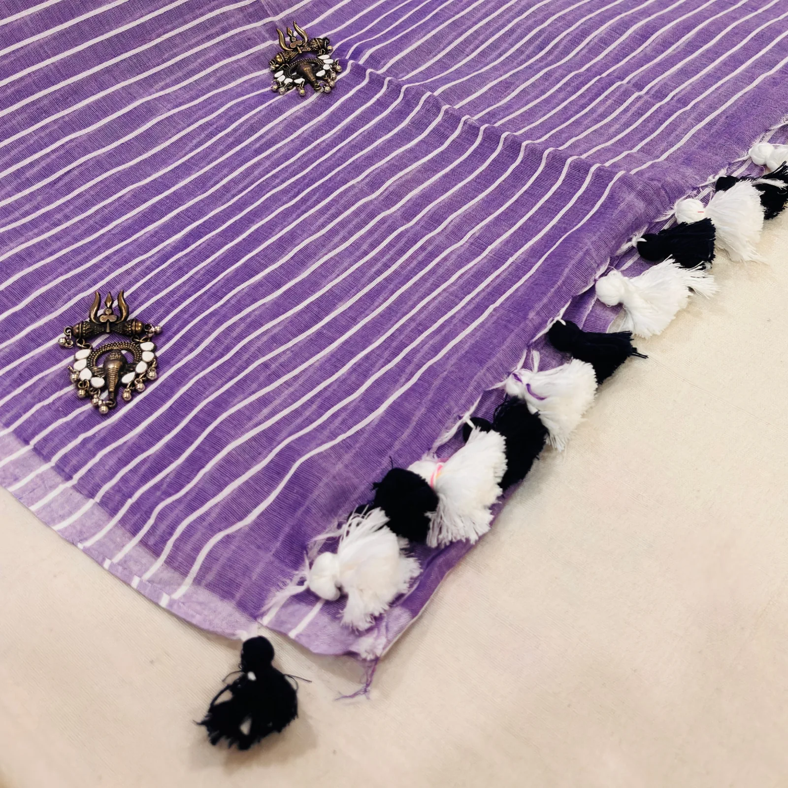 Handloom Mulmul Striped Saree — Lavender — border and pallu