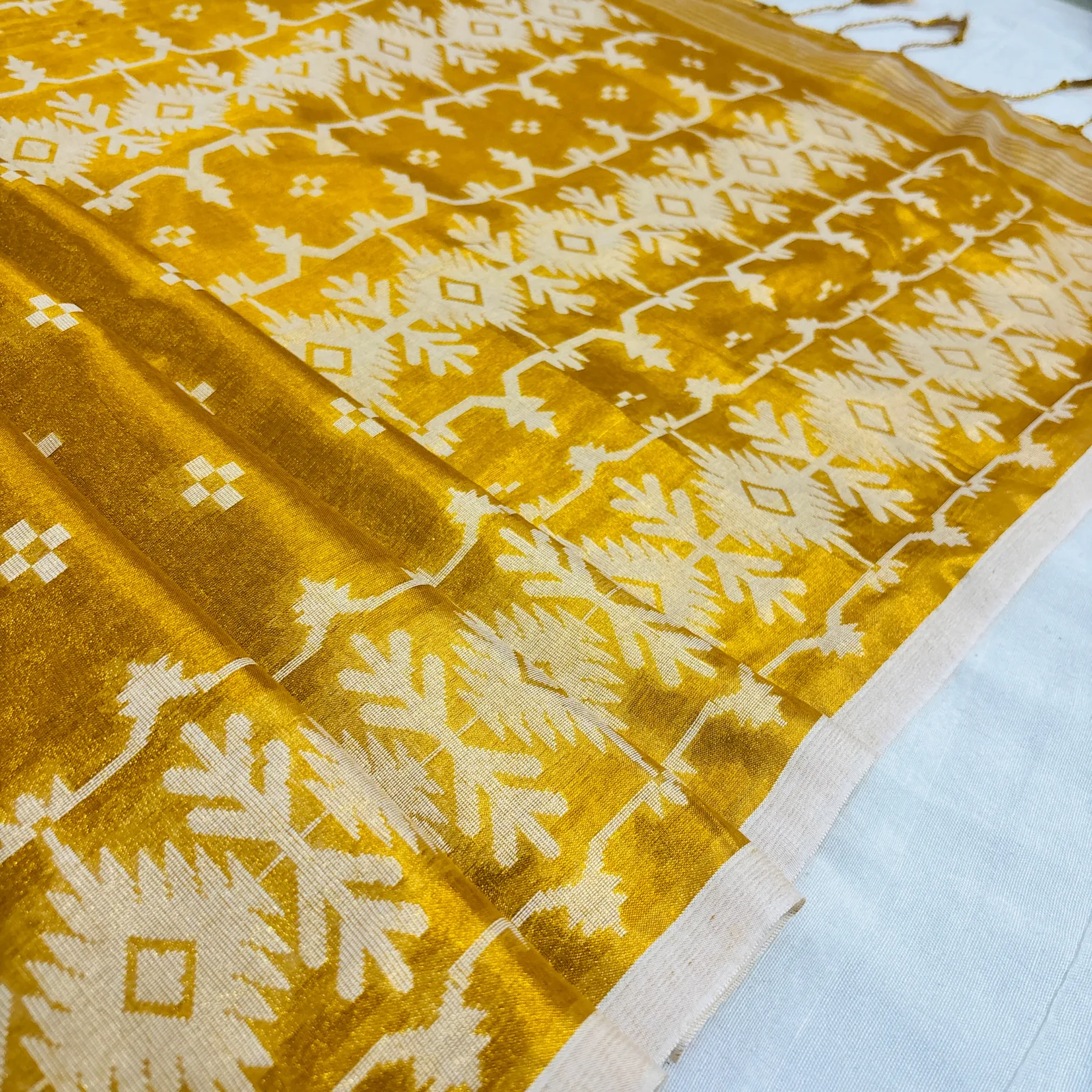 Tissue Cotton Jamdani Saree — Golden — border and pallu